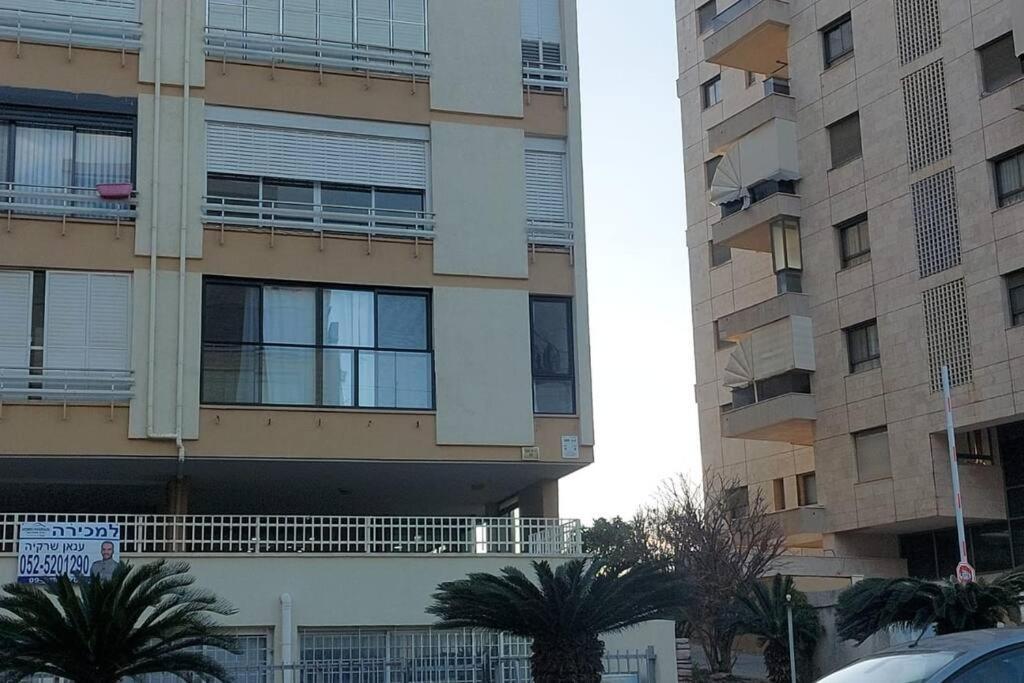 King David Apartment เนทันยา ภายนอก รูปภาพ