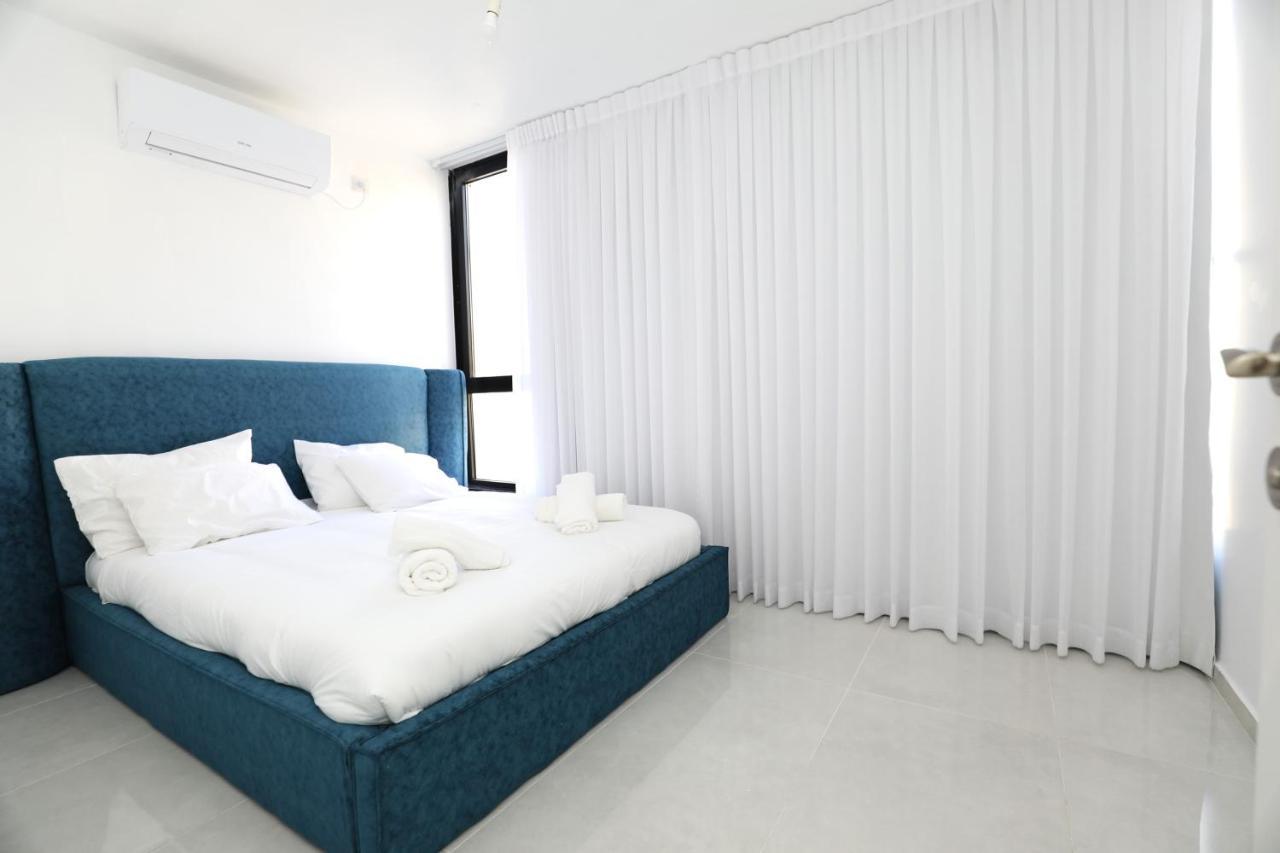 King David Apartment เนทันยา ภายนอก รูปภาพ