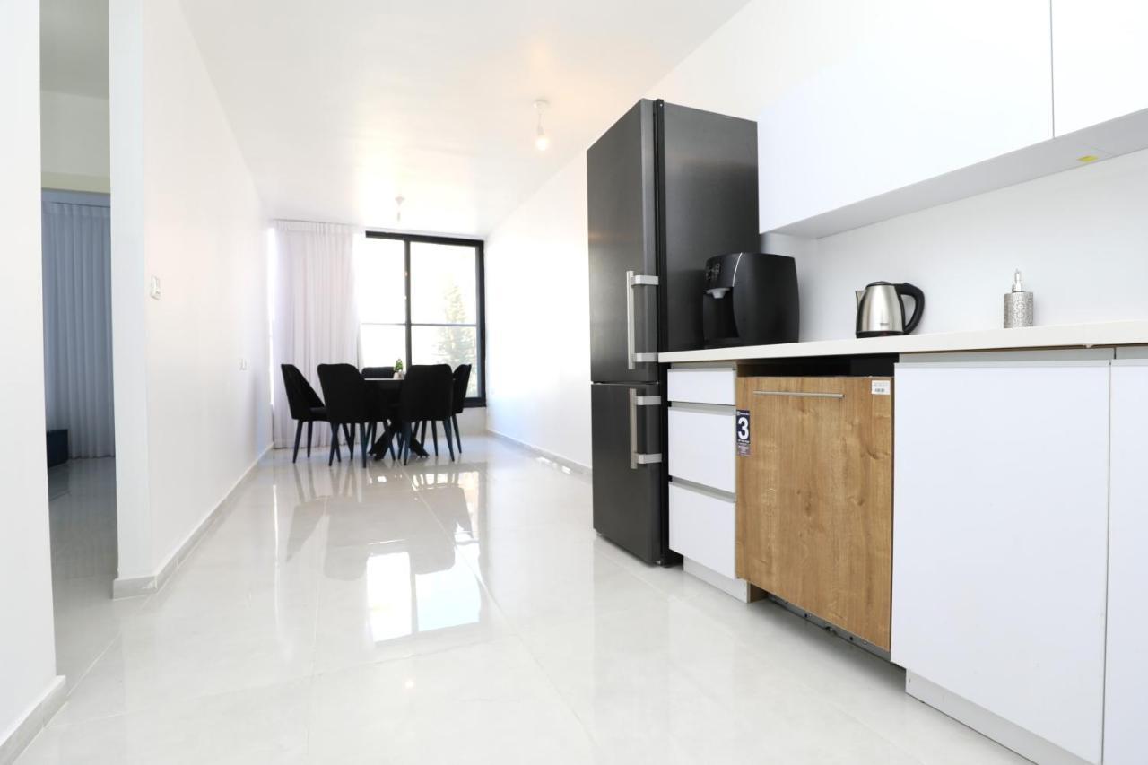 King David Apartment เนทันยา ภายนอก รูปภาพ