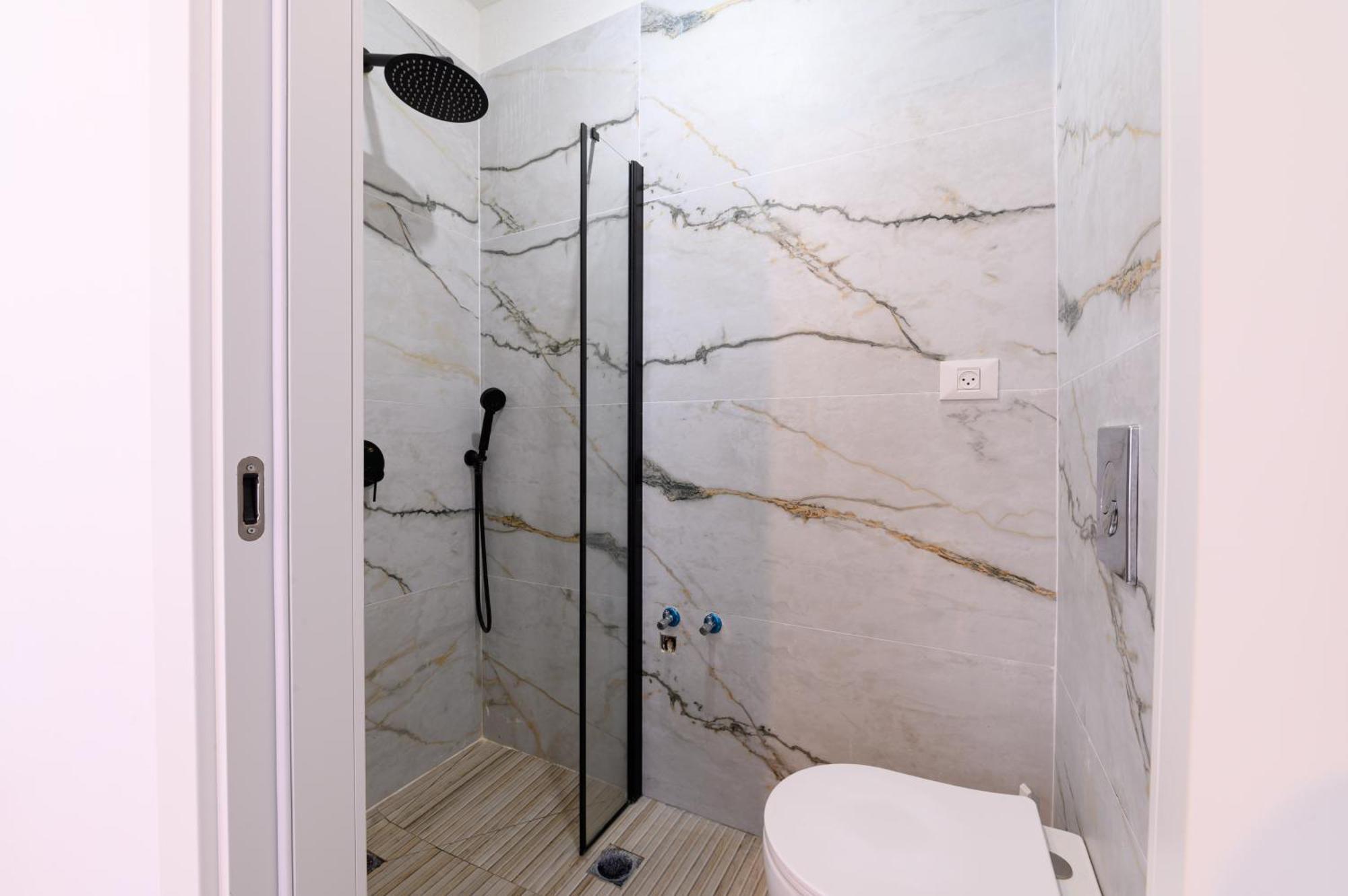 King David Apartment เนทันยา ภายนอก รูปภาพ