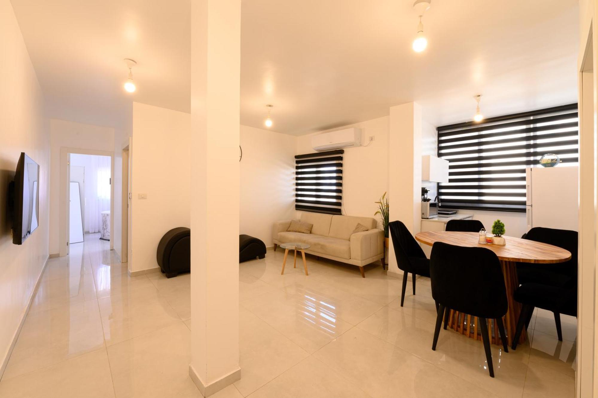 King David Apartment เนทันยา ภายนอก รูปภาพ