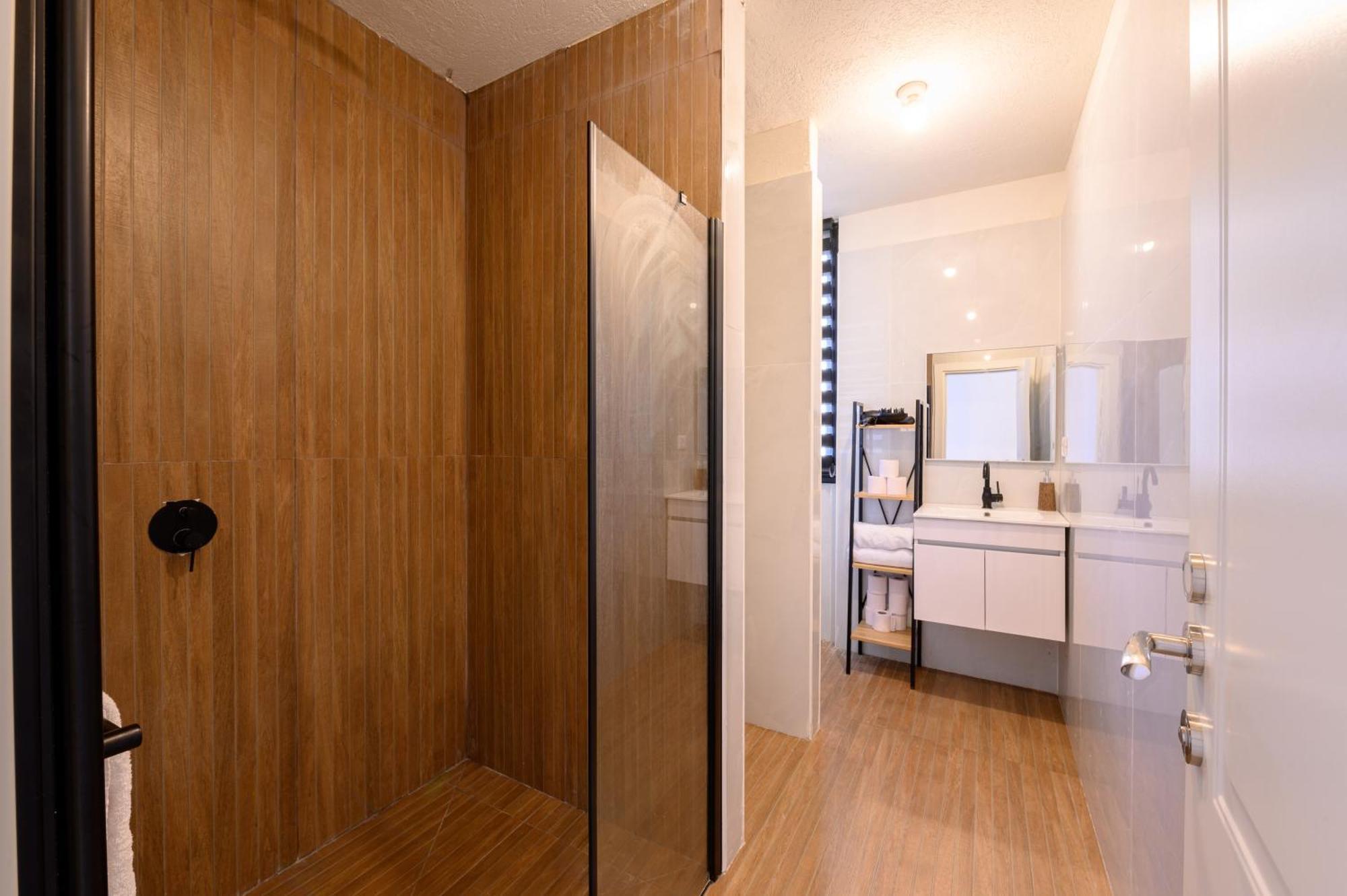 King David Apartment เนทันยา ภายนอก รูปภาพ